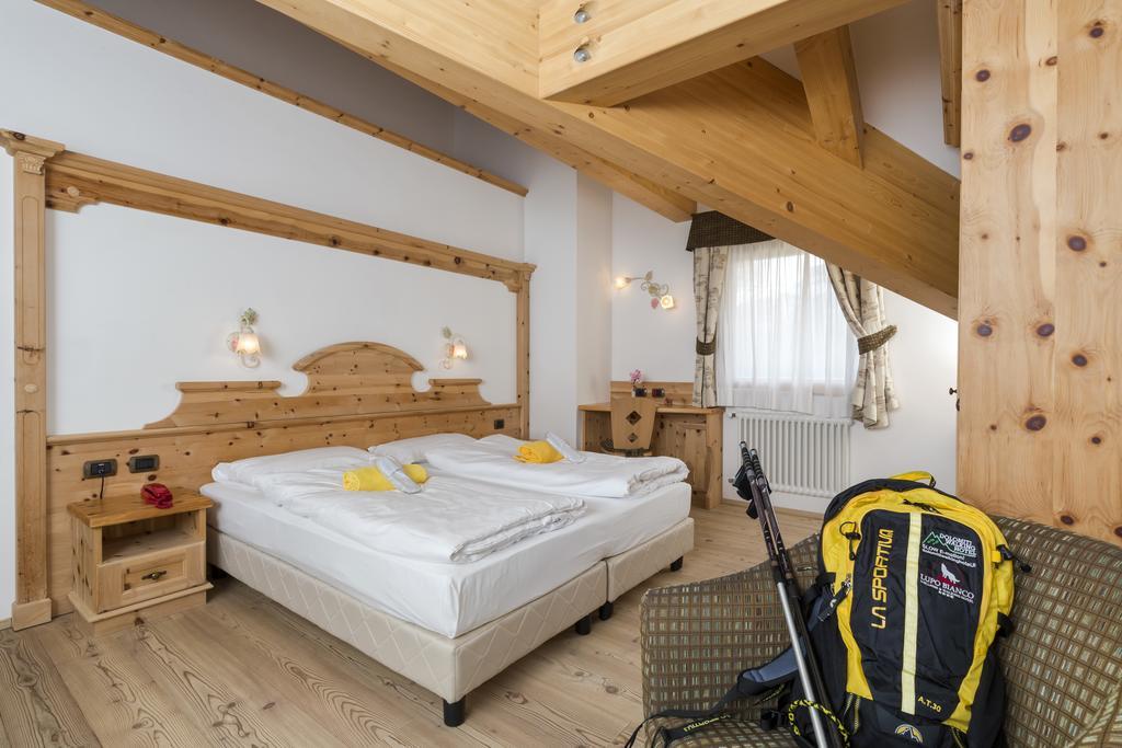 Wellness Hotel Lupo Bianco Канацеї Номер фото